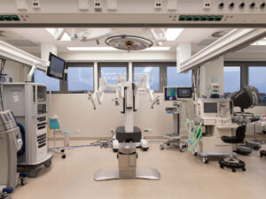 Da-Vinci-OP-Raum-Marien-Hospital I roboterassistiertes Operieren
